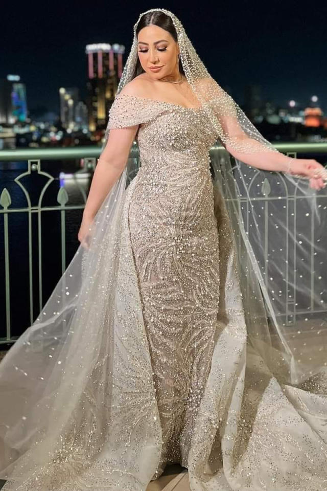  الفنانة بوسي