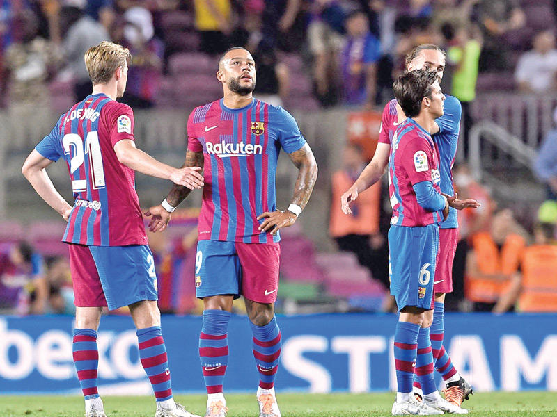 لاعبو برشلونة خلال مواجهة فياريال