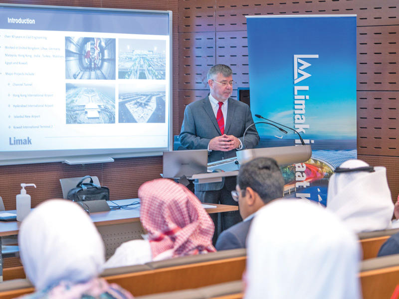 جانب من المحاضرة