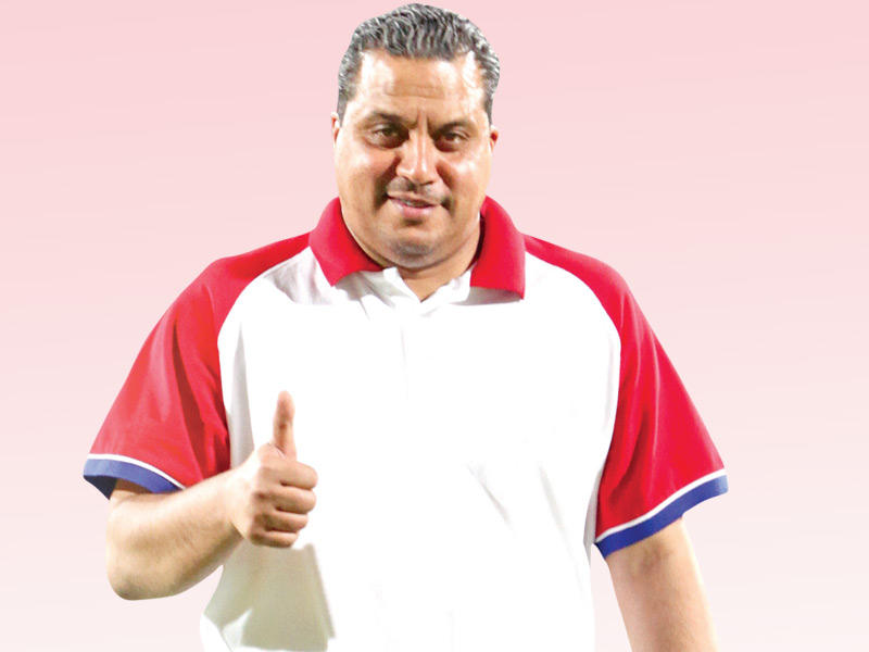 المدرب الوطني لكرة القدم عبدالعزيز حمادة