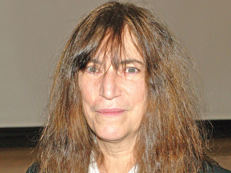 نجمة الروك الأميركية باتي سميث 