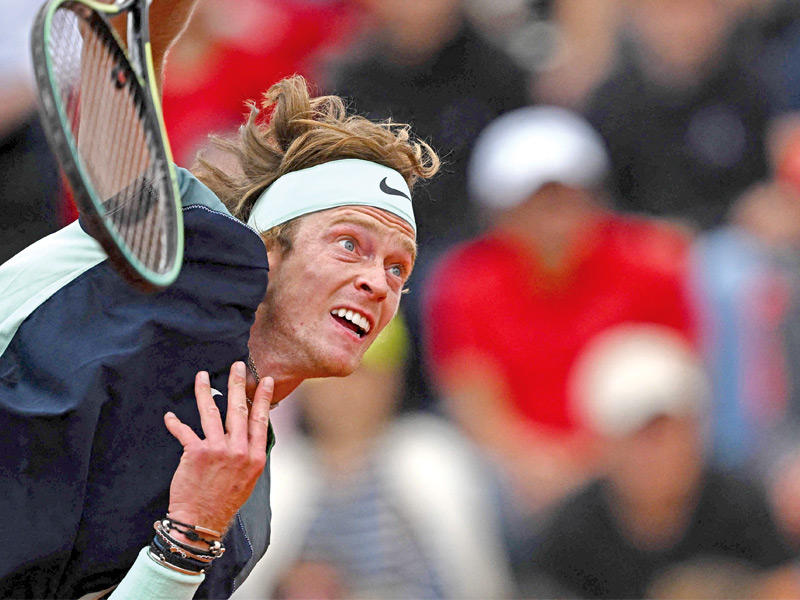 لاعب  كرة المضرب الروسي دانييل مدفيديف