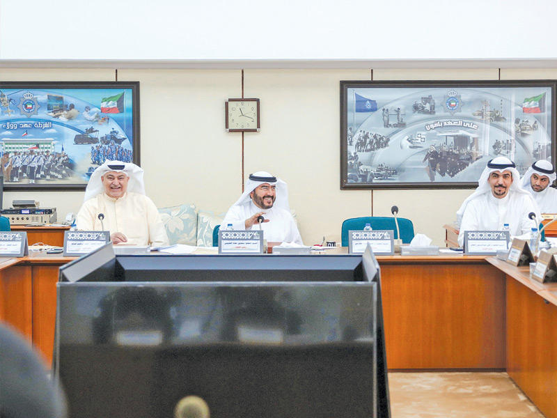 اجتماع سابق للجنة الداخلية والدفاع البرلمانيةn