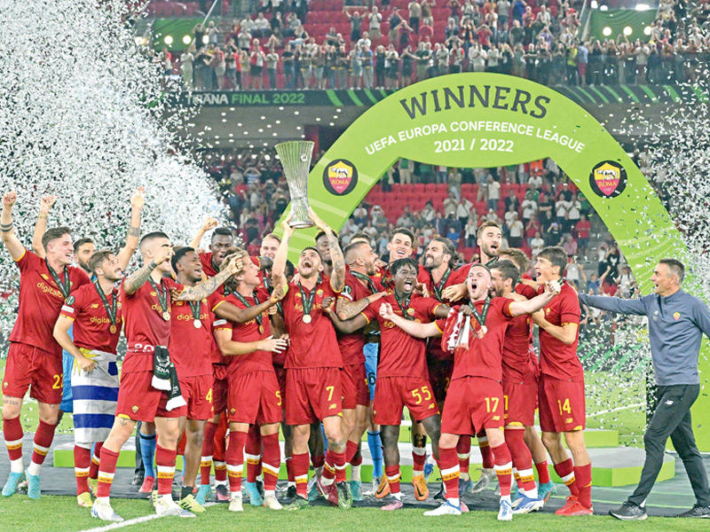 جانب من مراسم تتويج روما 