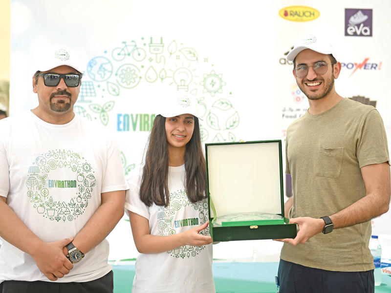 تكريم زين على مُشاركتها في الفعالية