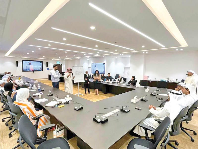 جانب من المشاركين في البرنامج التدريبي