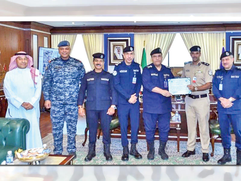  وكيل وزارة الداخلية، الفريق أنور البرجس  مستقبلا بوربيع بحضور وكيل وزارة الداخلية المساعد لقطاع المرور والعمليات، اللواء جمال الصايغ