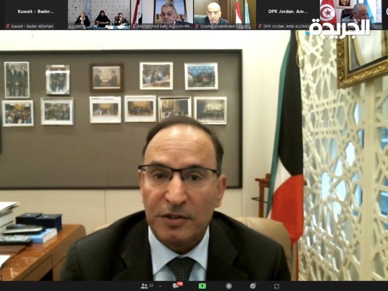 منصور العتيبي خلال الاجتماع