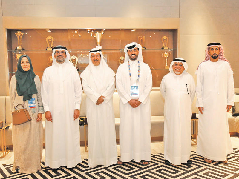 صورة جماعية لأعضاء اللجنة