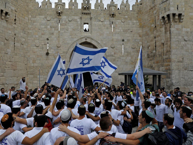  إحياء المستوطنين مسيرة الأعلام