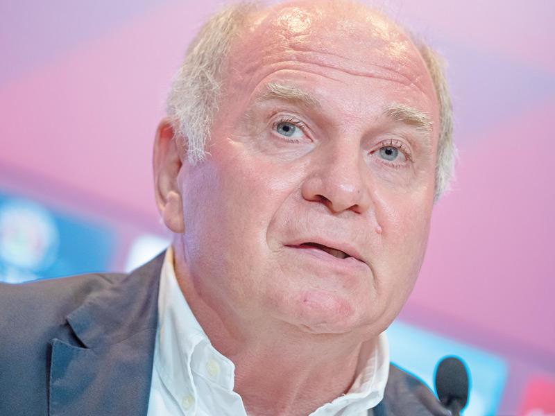  الرئيس السابق لنادي بايرن ميونخ أولي هوينيس