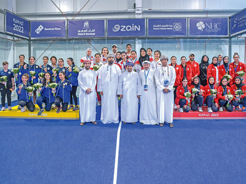 بادل عمان والإمارات والكويت على منصة التتويج