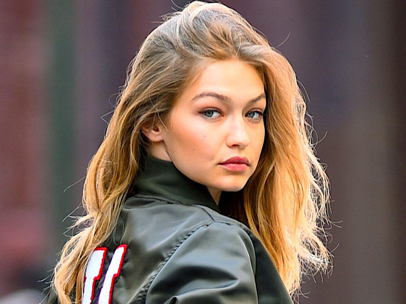 عارضة الأزياء ​جيجي حديد