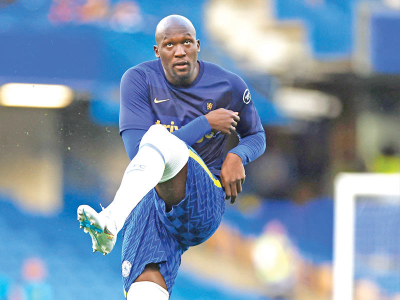 المهاجم البلجيكي روميلو لوكاكو لاعب نادي تشيلسي الإنكليزي