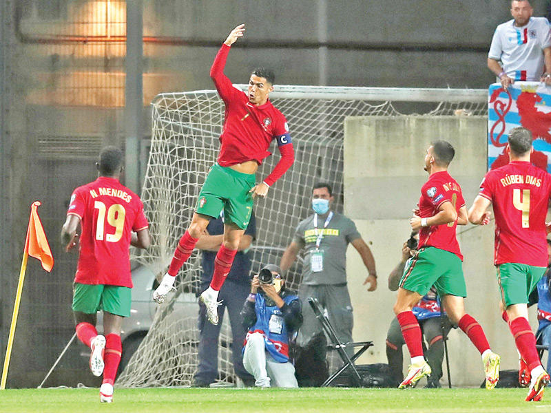 لاعبو المنتخب البرتغالي خلال مباراة سابقة