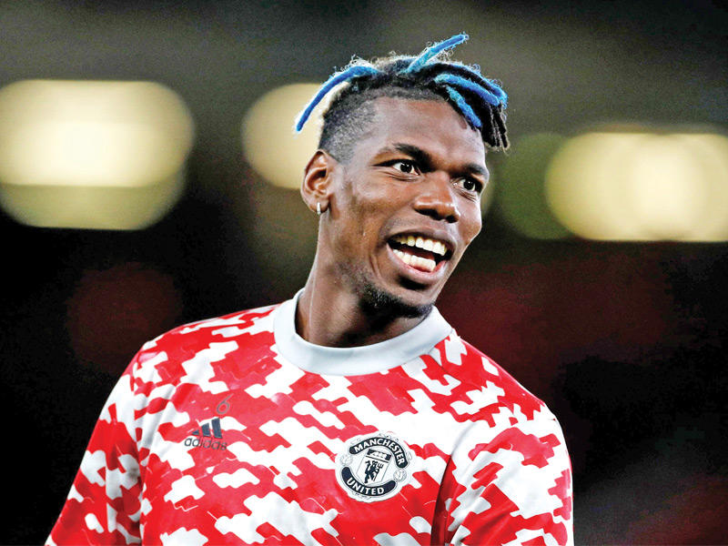 لاعب الوسط الدولي الفرنسي بول بوغبا