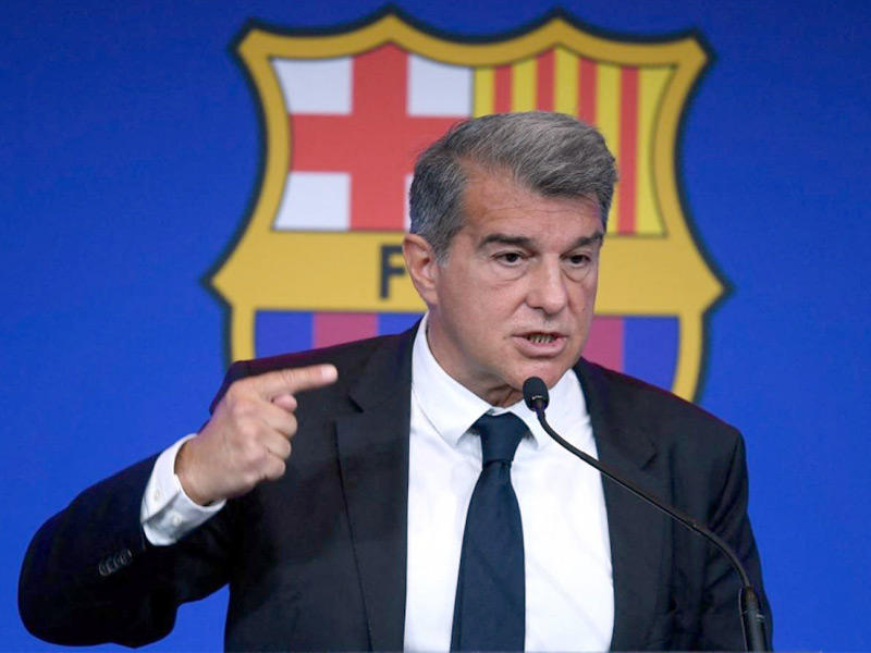 رئيس نادي برشلونة الإسباني  خوان لابورتا