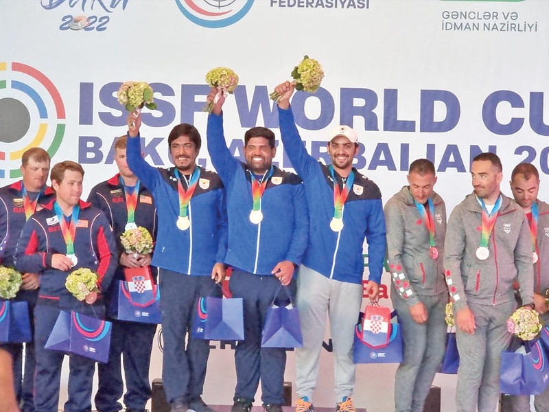 الرماة الكويتيون على منصة التتويج