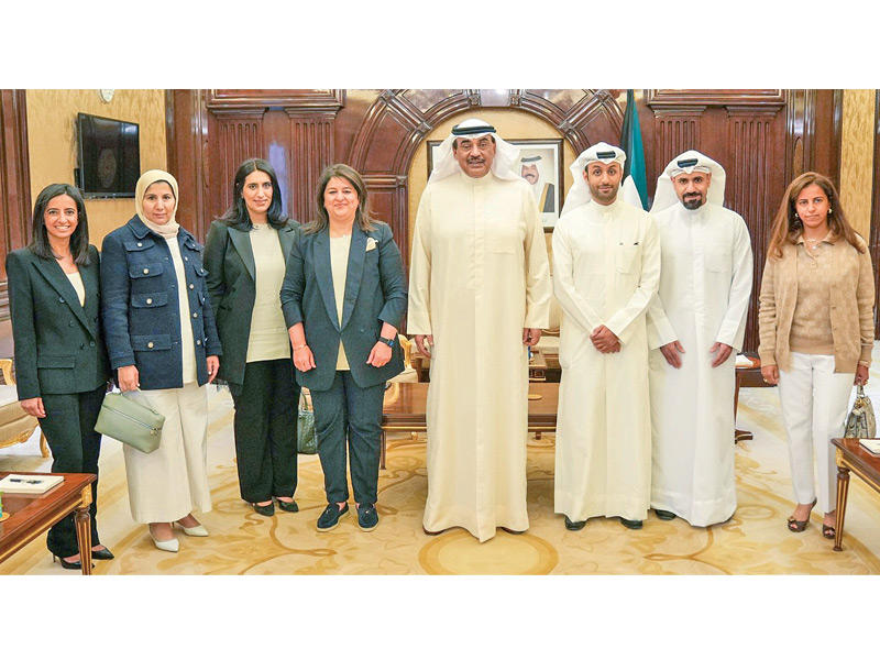 الخالد خلال استقباله وزيرة البلدية وأعضاء المجلس البلدي المعينين أمسn