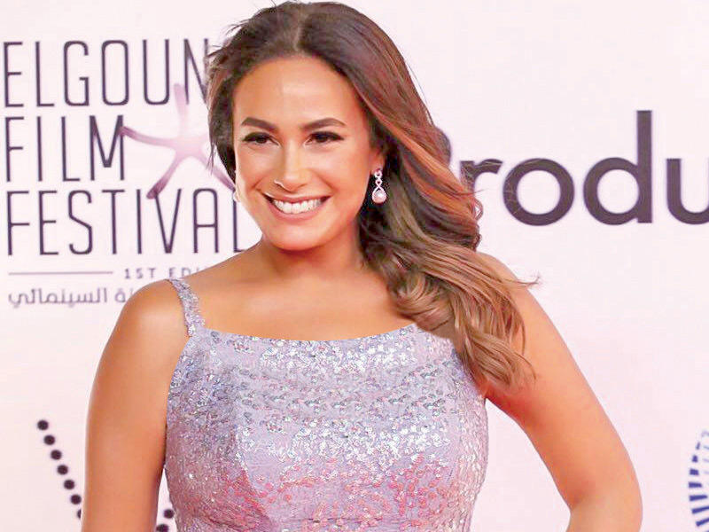 النجمه هند صبري