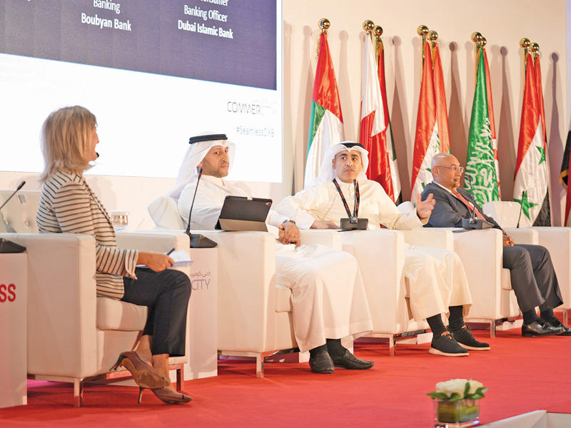 الرئيس التنفيذي للخدمات المصرفية الشخصية والرقمية في بنك بوبيان عبدالله التويجري متحدثاً خلال إحدى الجلسات