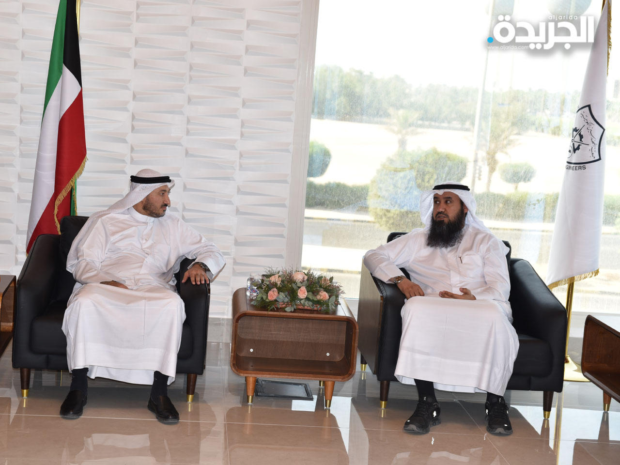 رئيس جمعية المهندسين الكويتية المهندس فيصل العتل وأمين سر جمعية المحاسبين والمراجعين صباح الجلاوي خلال اللقاء