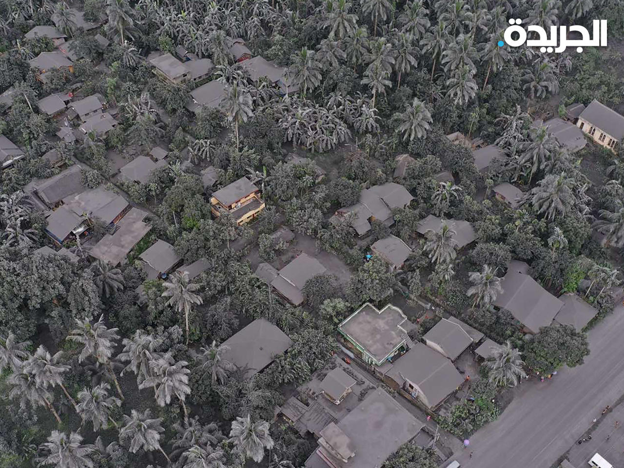 الرماد يغطي بلدات في شرق الفيليبين مع ثوران بركان بولوسان