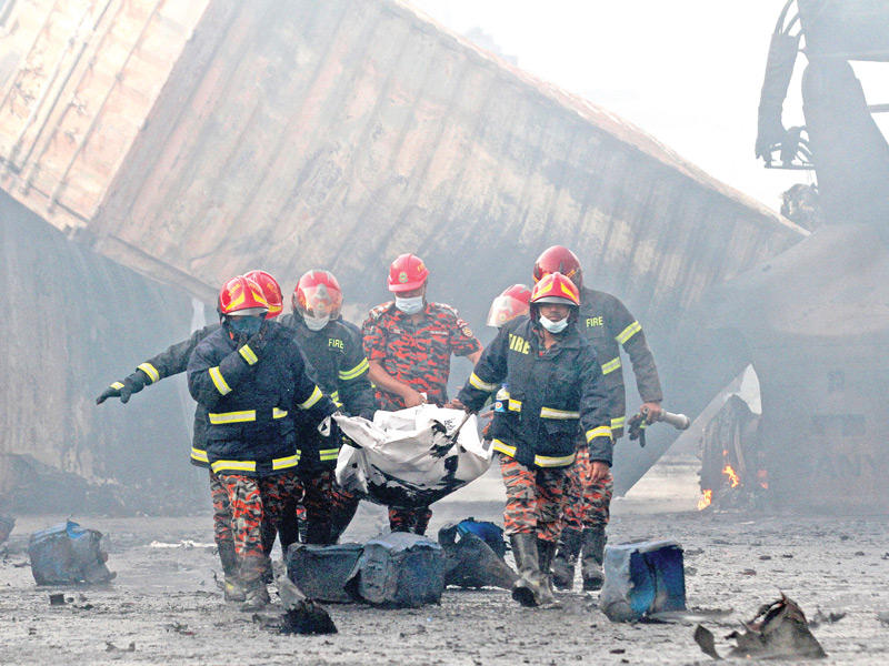  نقل جثث من داخل المنشأة