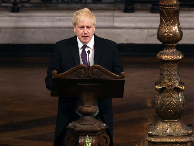 رئيس الوزراء البريطاني بوريس جونسون يتحدث خلال احتفالات اليوبيل البلاتيني لجلوس الملكة إليزابيث على العرش، لندن   3 يونيو 2022.   REUTERS