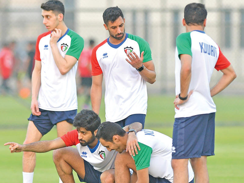 جانب من تدريب سابق للمنتخب الأول