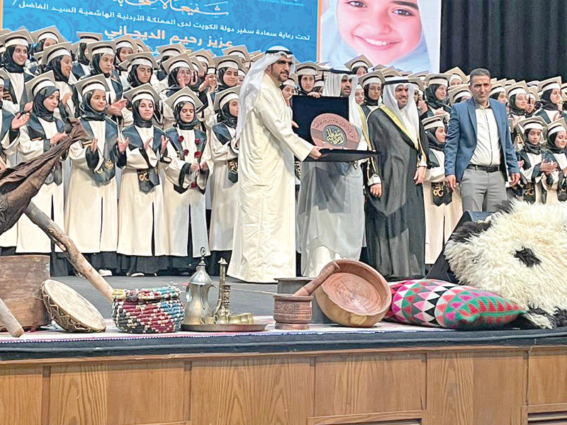 ممثل السفارة الكويتية في الأردن خلال حفل تخريج الدفعة الرابعة من مشروع الشفيع