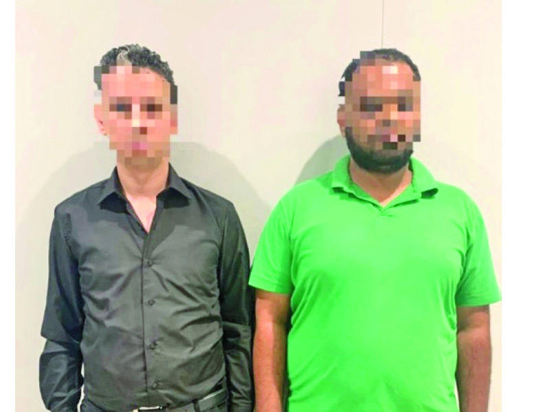 المتهمان بعد ضبطهما