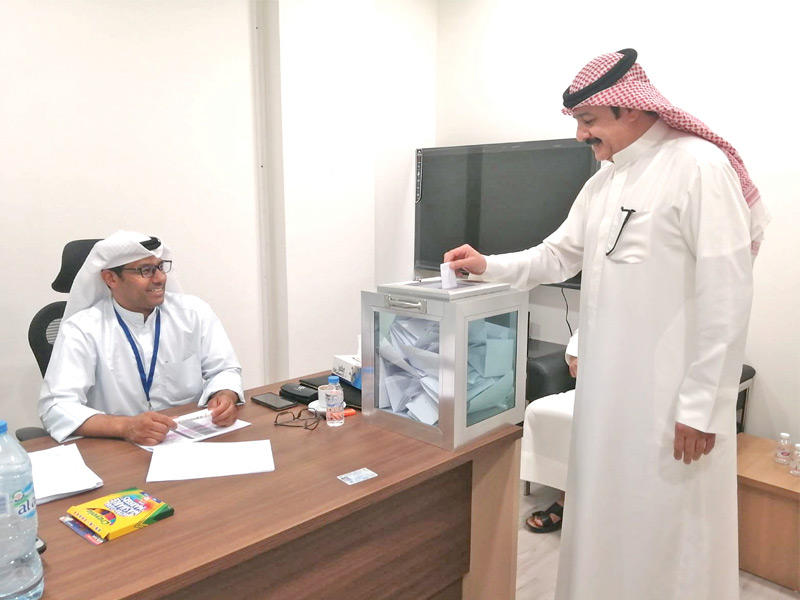 جانب من عملية التصويت