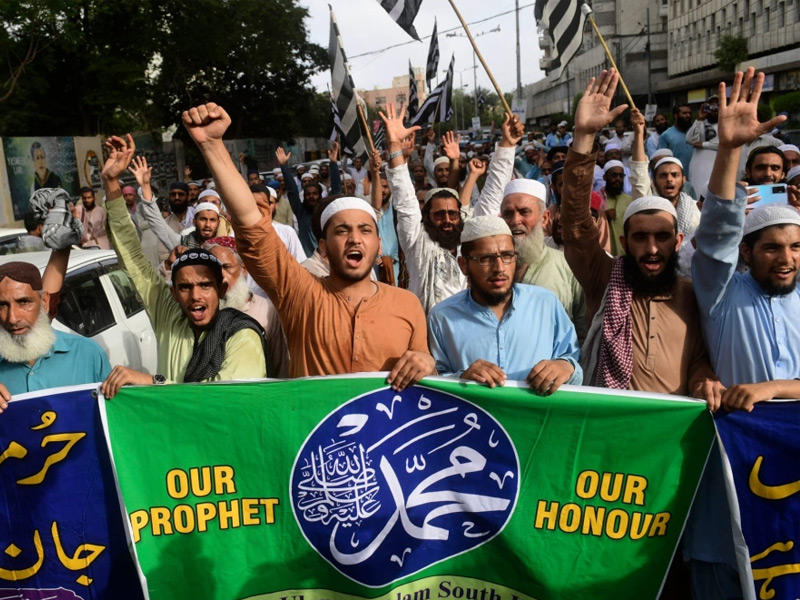 وقفات احتجاجية عن التصريحات المسيئة للرسول محمد-صلى الله عليه وللإسلام والمسلمين