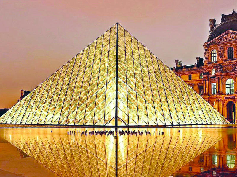 متحف اللوفر باريس 