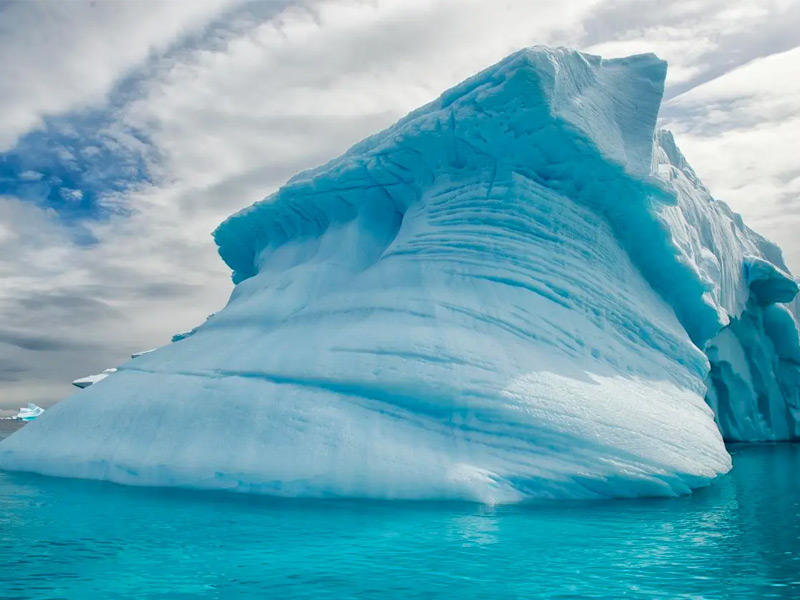 جسيمات صغيرة من البلاستيك في ثلوج القطب الجنوبي