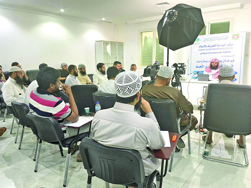 جانب من ندوة جمعية إحياء التراث الإسلامي