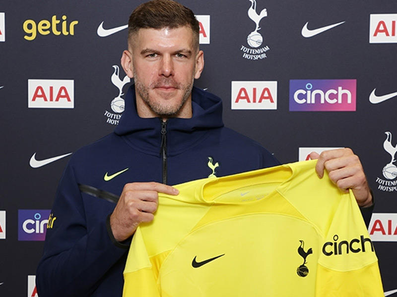 الحارس فريزر فورستر 