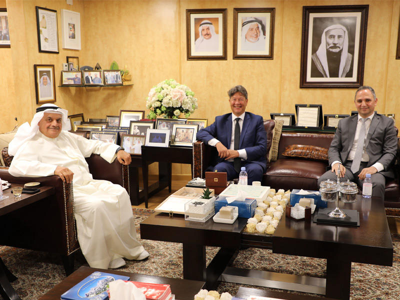  رئيس مجلس الإدارة الرئيس التنفيذي في شركة علي عبدالوهاب المطوع وفريق بيزنس فرانس