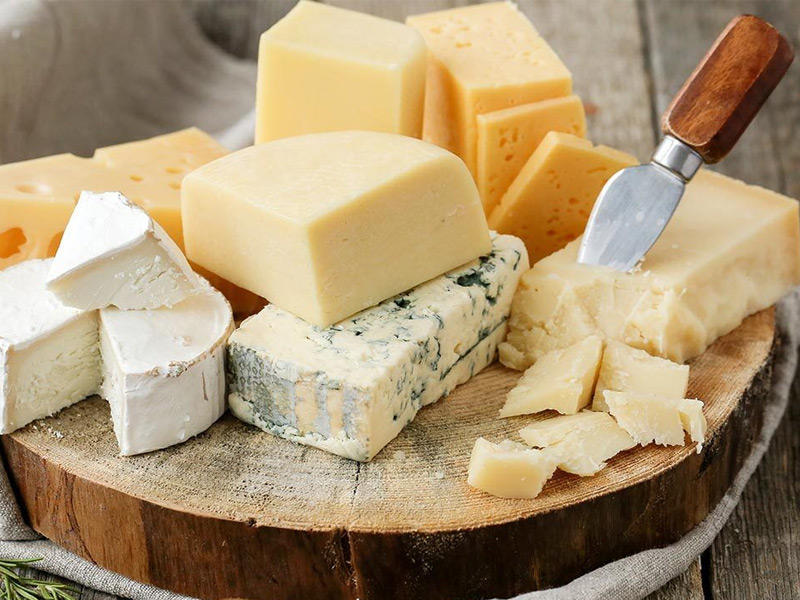 بعض من منتجات الألبان 