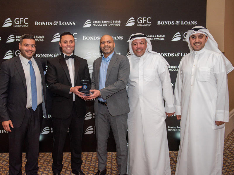 خلال استلام الجائزة