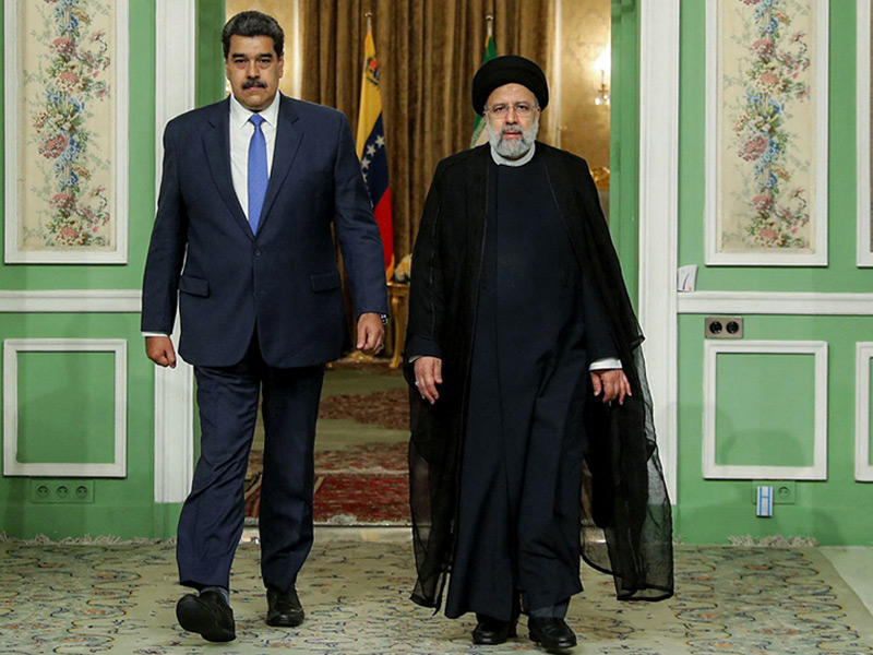 رئيسي ومادورو في طهران أمس (أ ف ب)