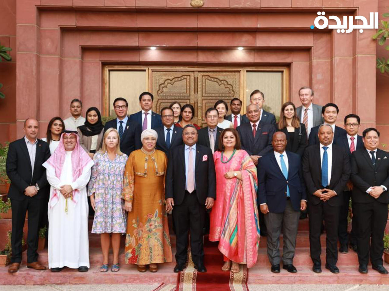 جورج متوسطاً جانب من الحضور