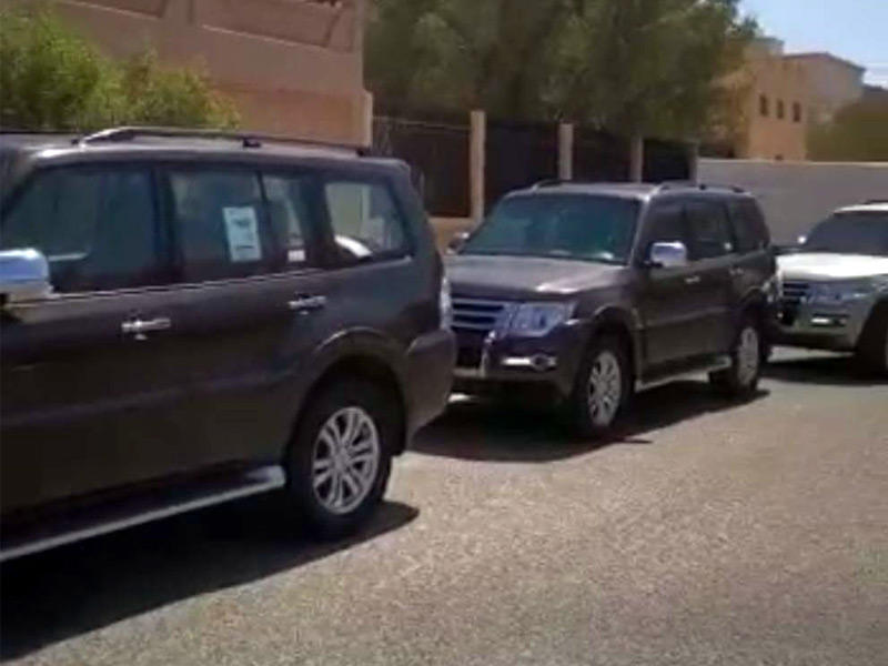 جانب من سيارات نقل أسئلة الاختبارات