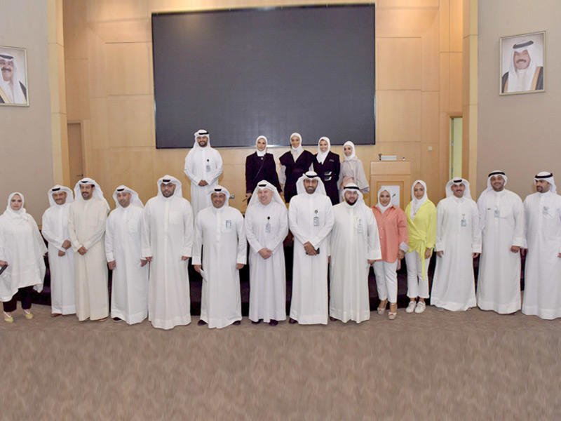 مسؤولون من «بوبيان» و»القوى العاملة» أثناء اليوم الوظيفي