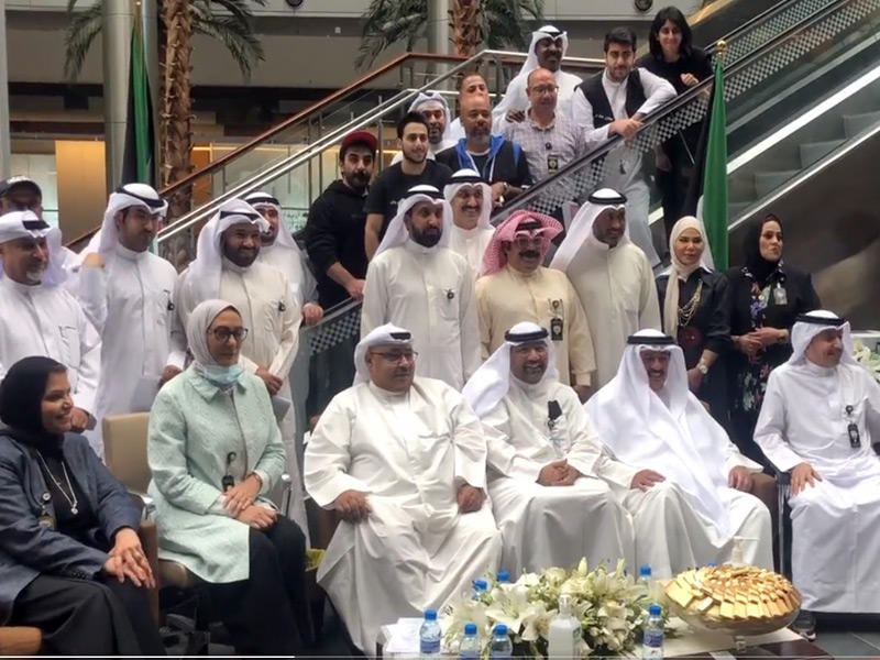 وزير التربية وزير التعليم العالي والبحث العلمي، د. علي المضف ووكيل الوزارة د. علي اليعقوب خلال استقبال المراجعين