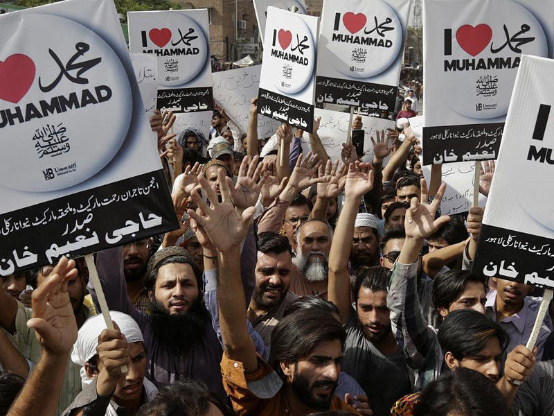 أعمال شغب أججتها تصريحات مسيئة للرسول (عليه الصلاة والسلام)