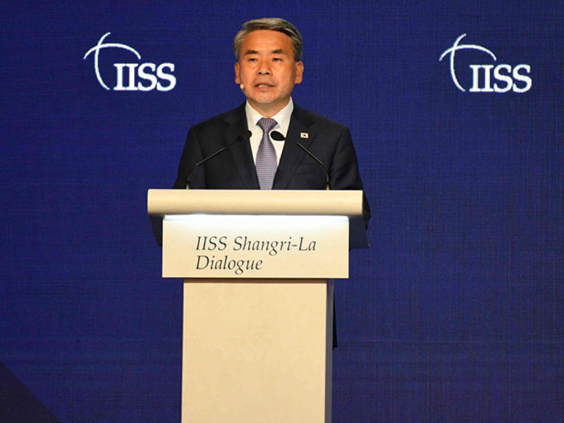 وزير الدفاع الكوري الجنوبي لي جونغ سوب