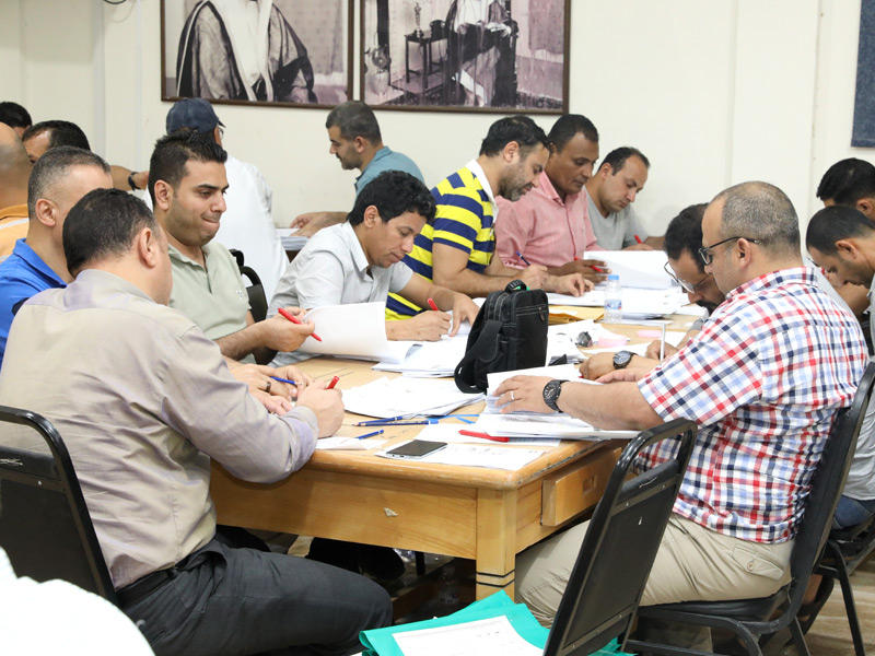 جانب من تصحيح الاختبارات