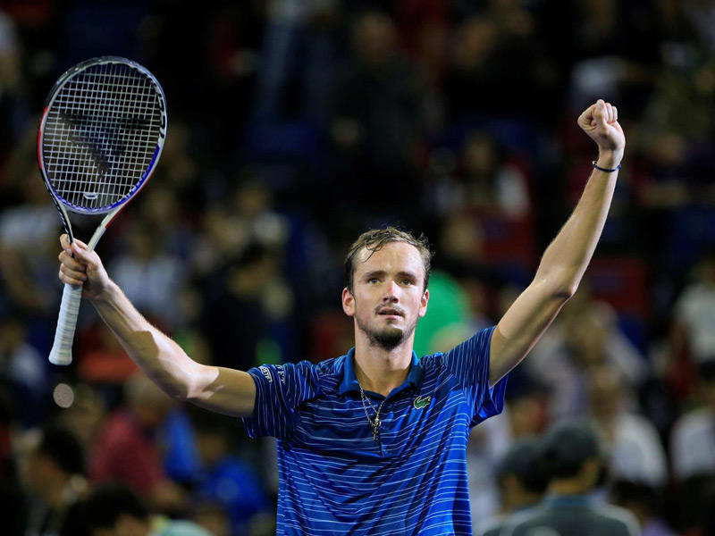 لاعب كرة المضرب دانييل مدفيديف 